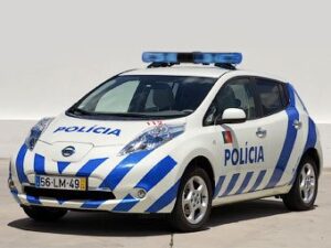 Полицейский электрокар Nissan Leaf